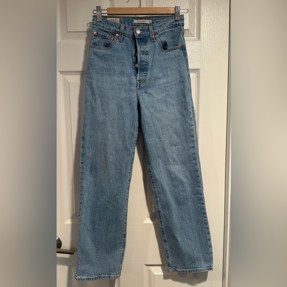 Levi’s size 25 ribcage straight denim Jeans EUC